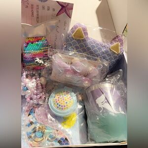 Kids Mermaid box set new